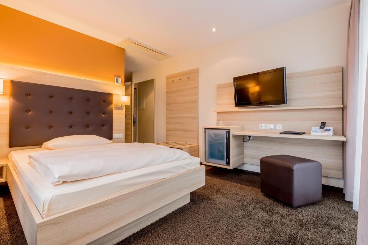 Hotel Bacchus Bensheim Bagian luar foto