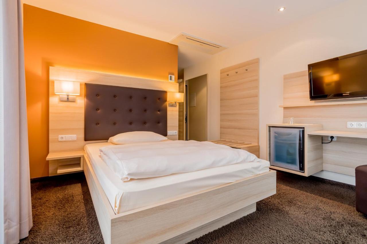 Hotel Bacchus Bensheim Bagian luar foto