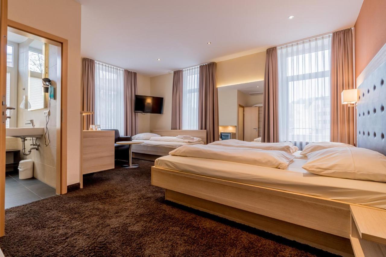 Hotel Bacchus Bensheim Bagian luar foto